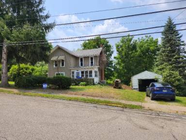 Main picture of 512 Elm St