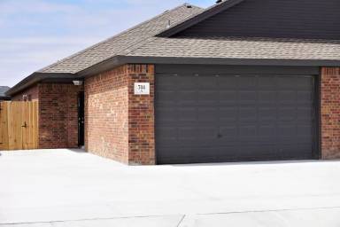 Main picture of 704 Hillshire Ave