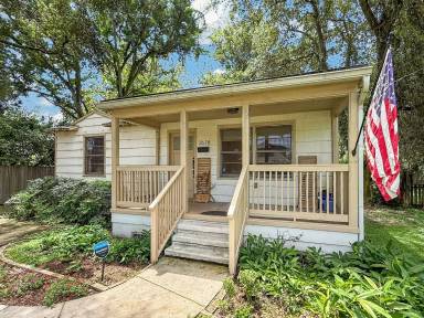 Main picture of 2618 Ernest St