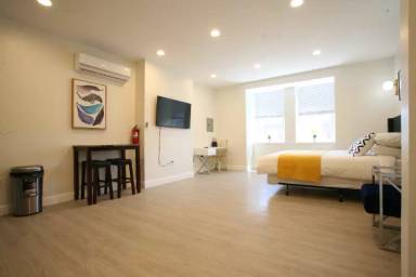 Main picture of 4417 Sansom St
