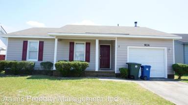 Main picture of 900 Glen Reilly Dr