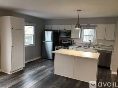 Main picture of 77 Eaton St