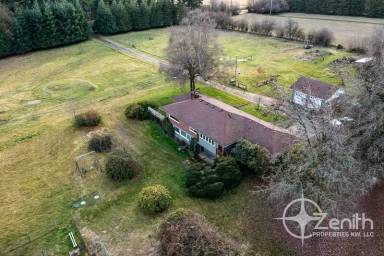 Main picture of 4508 NE 174th St