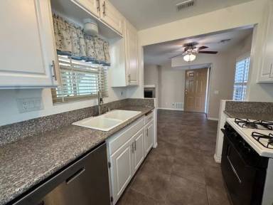 Main picture of 10309 Azuaga St