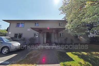 Main picture of 605 NW Kings Blvd