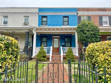 Main picture of 1906 D St NE