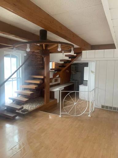 Main picture of 107 S Douglas Ave