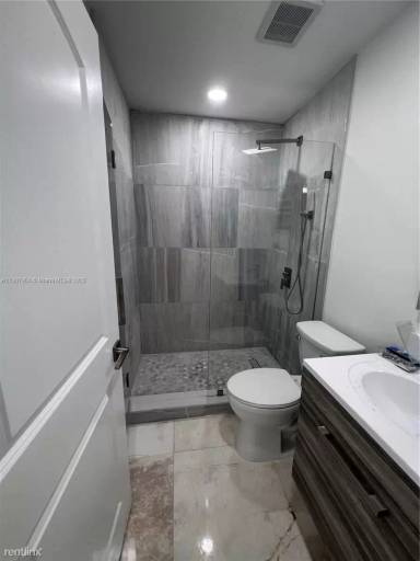 Main picture of 2114 Plunkett St