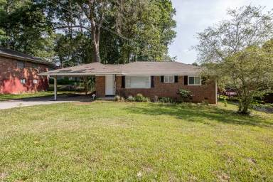 Main picture of 2749 Cherry Laurel Ln SW