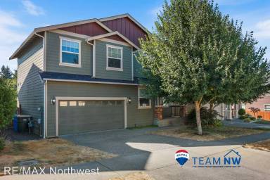 Main picture of 2523 10th Ct SE