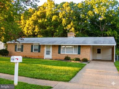 Main picture of 135 Winewood Dr