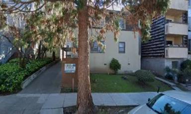 Main picture of 2437 Warring St