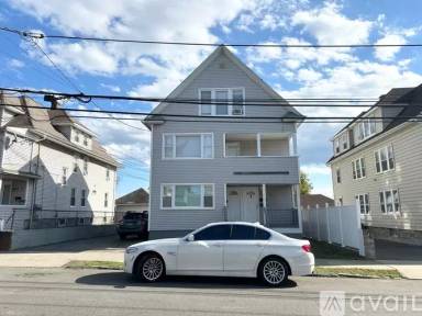 Main picture of 285 Bronx Ave