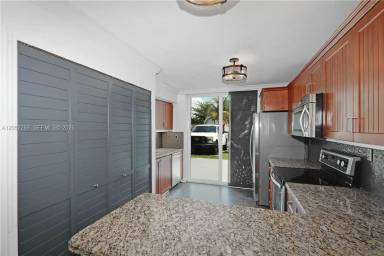 Main picture of 12340 SW 20th Ter
