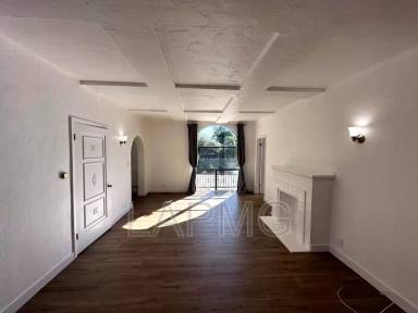 Main picture of 7733 Hampton Ave