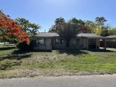 Main picture of 2560 Congress St