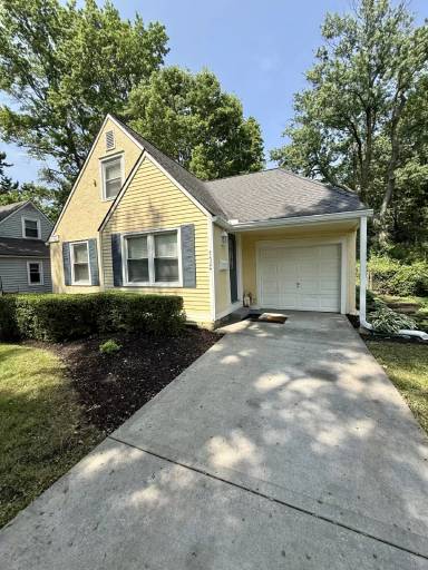 Main picture of 7724 Walnut St