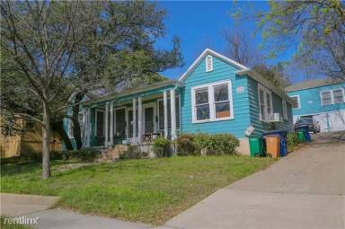 Main picture of 202 E 31st St
