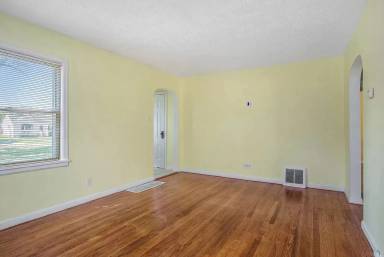 Main picture of 17615 Hepler St