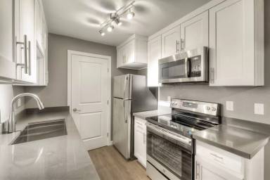 Main picture of 2020 Waverly Pl N