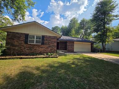 Main picture of 3203 E Cherokee Dr