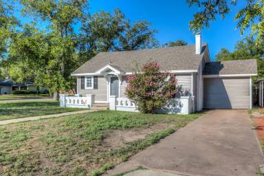 Main picture of 1119 Kenwood Dr