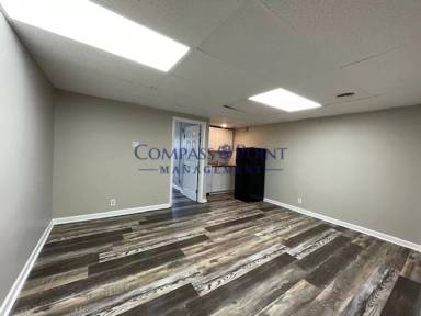 Main picture of 1031 N Limestone
