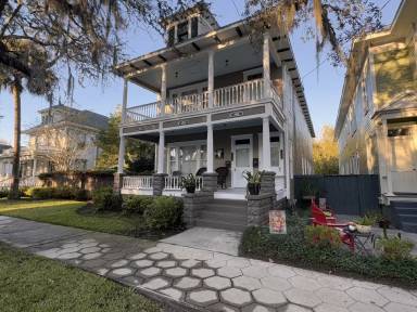Main picture of 1516 Silver St