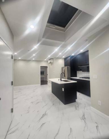 Main picture of 14118 Booth Memorial Ave