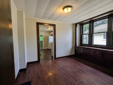 Main picture of 818 Woodbine Ave