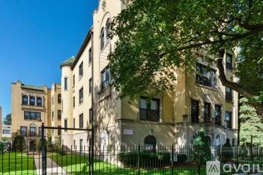 Main picture of 6150 N Francisco Ave