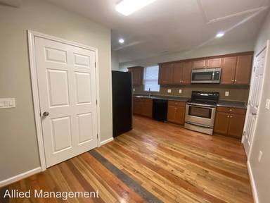 Main picture of 213 Race St