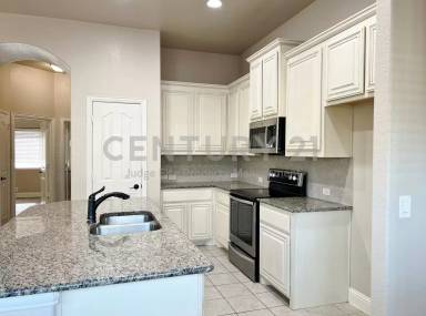 Main picture of 6613 Meadow Glen Dr