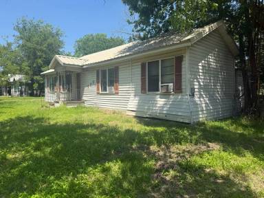Main picture of 927 E Hopkins St