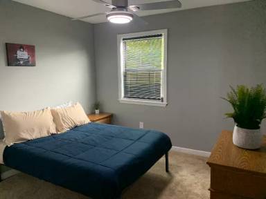Main picture of 2117 Wood St
