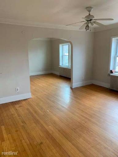 Main picture of 40 102nd St