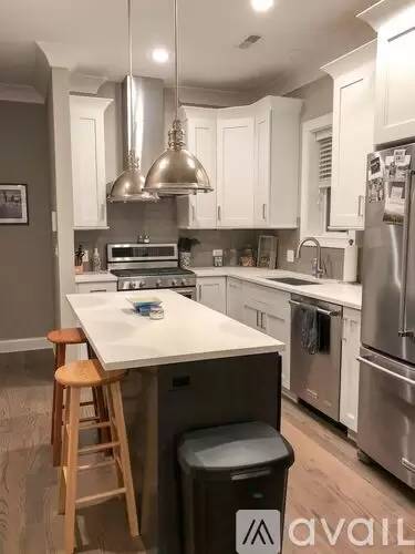 Main picture of 874 W Lill Ave