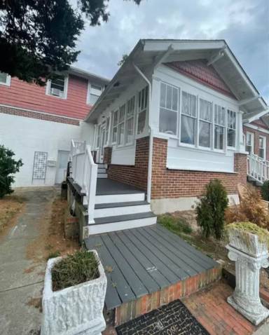 Main picture of 1050 Shore Rd