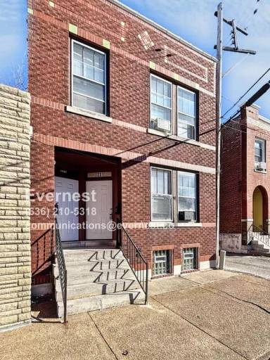 Main picture of 3231 Dakota St