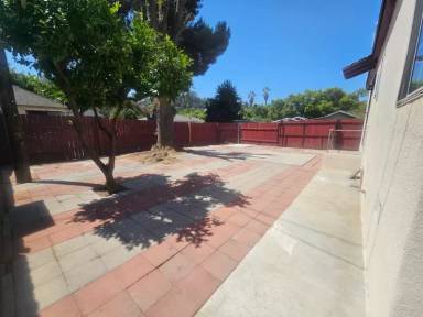 Main picture of 1250 Yosemite Dr
