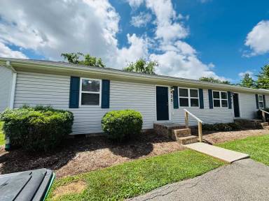Main picture of 400 Harmon Cir SE