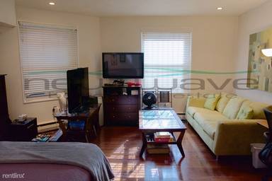 Main picture of 64 Commonwealth Ave