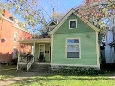 Main picture of 214 Arlington Ave