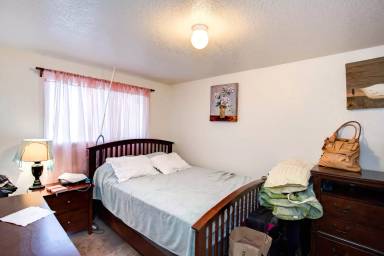 Main picture of 2836 W Maplewood Ave