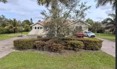 Main picture of 15221 SW 25th St