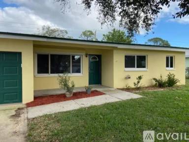 Main picture of 620 Jacaranda St