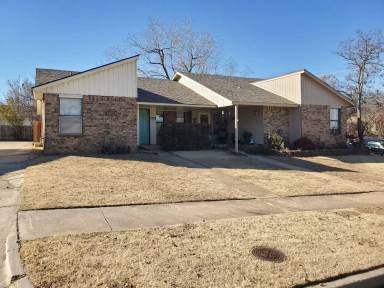 Main picture of 1202 Clearwater Dr