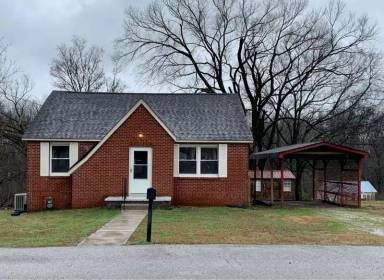 Main picture of 208 Hillcrest Dr N