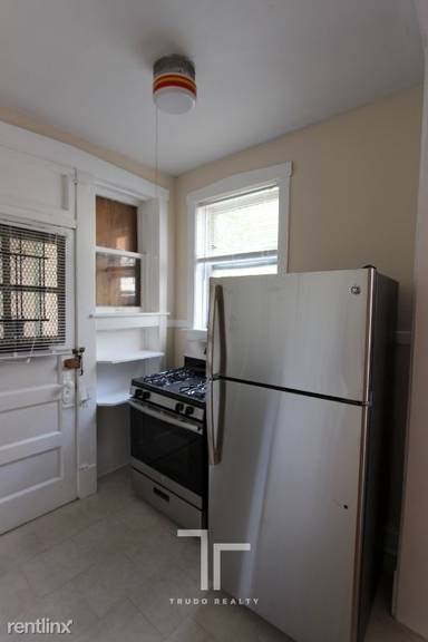 Main picture of 630-38 1/2 W Arlington Pl Apartments
