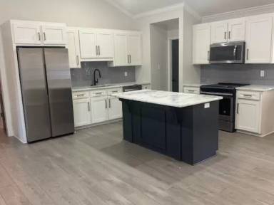 Main picture of 2922 Bobbie St